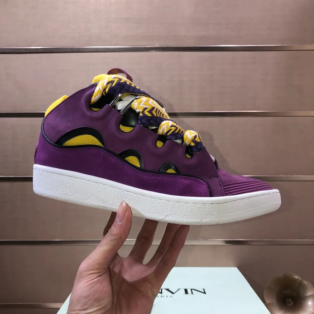 Men's men's shoes💰820💰[LANVIN] The latest lace-up fashionable casual couple sneakers, high-quality CLAY couple series‼ ️ The latest trendy products of the season 🌈Many bloggers have planted grass and purchased the original open-mold customization. The upper and outsole are sewn with mark threads without edge sealing. A variety of material splicing combination design. Very versatile for fashionable and casual wear. Comfortable on the feet. Self-recommended. Upper cowhide + cow suede + breathable mesh lining. Foot-padding cowhide. Exclusive original open-mold clear logo rubber outsole ⚠️Couple standard size 36-40 for women and 38-44 for men.